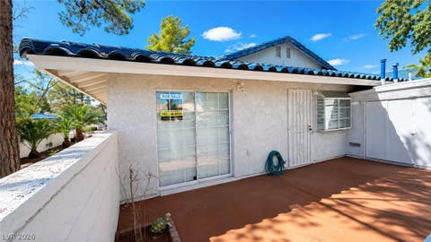 Townhouse For Sale - 2140 Petersham Court #B<br/> Las Vegas, NV 89108