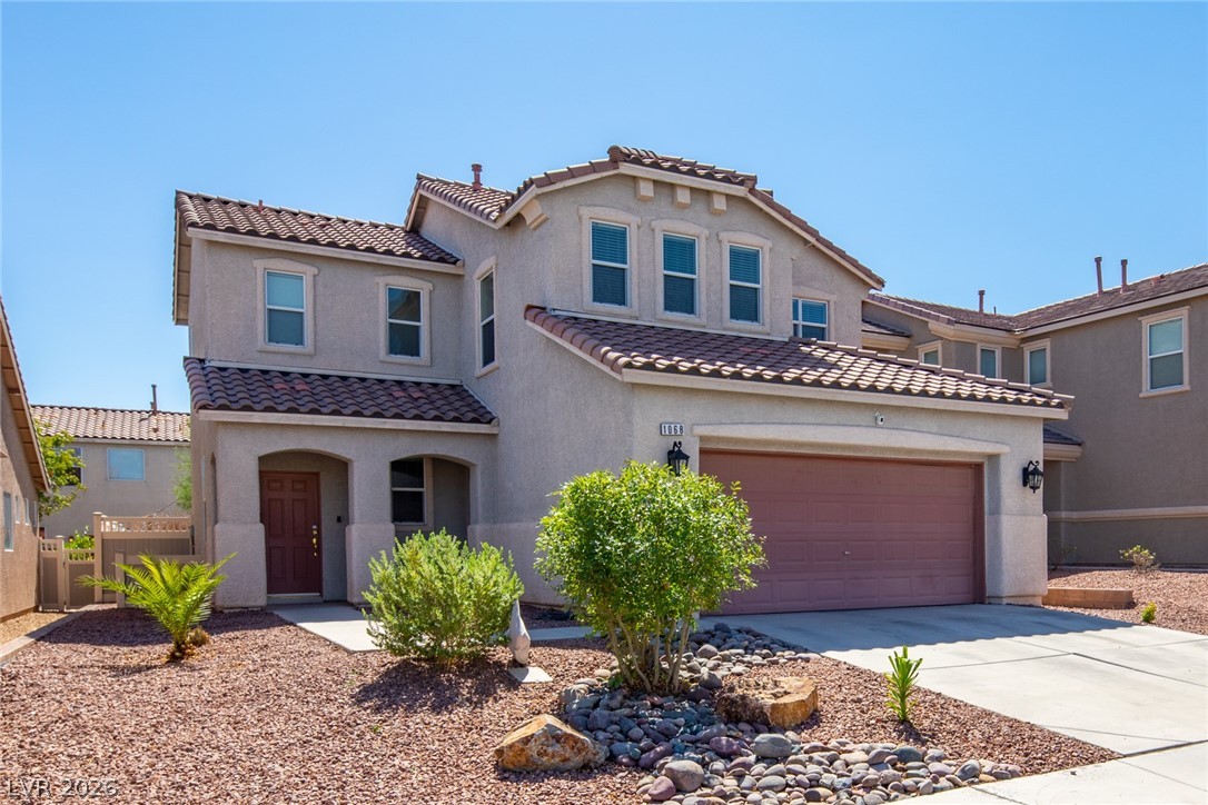 1068 Crescent Falls Street