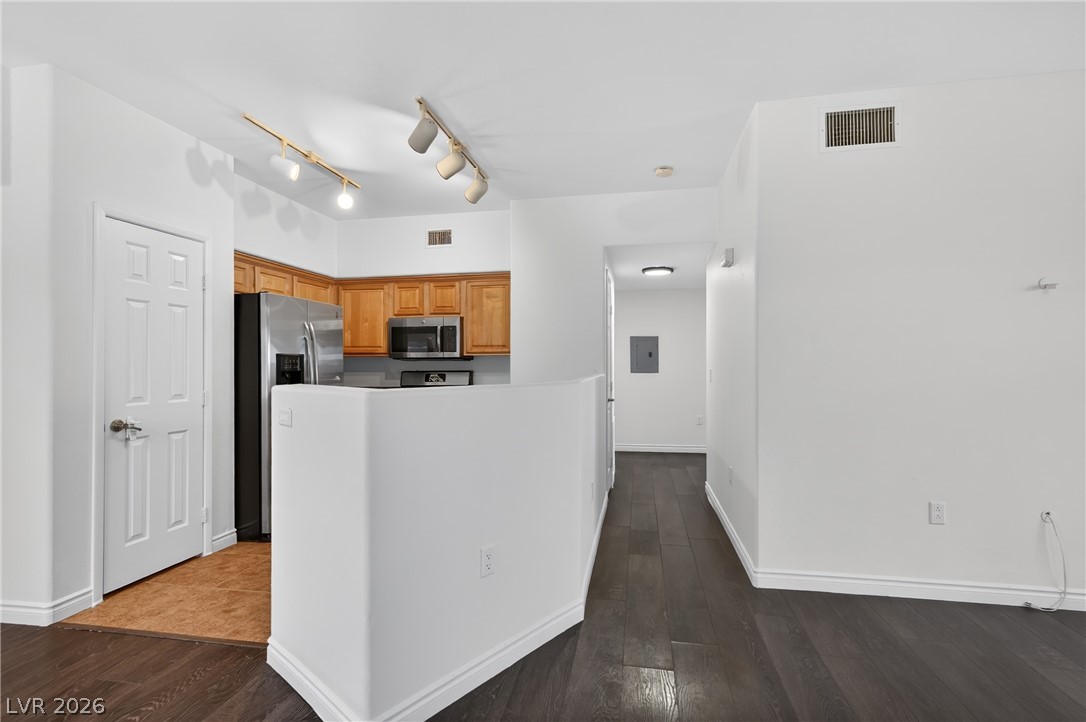 9303 Gilcrease Avenue 1208