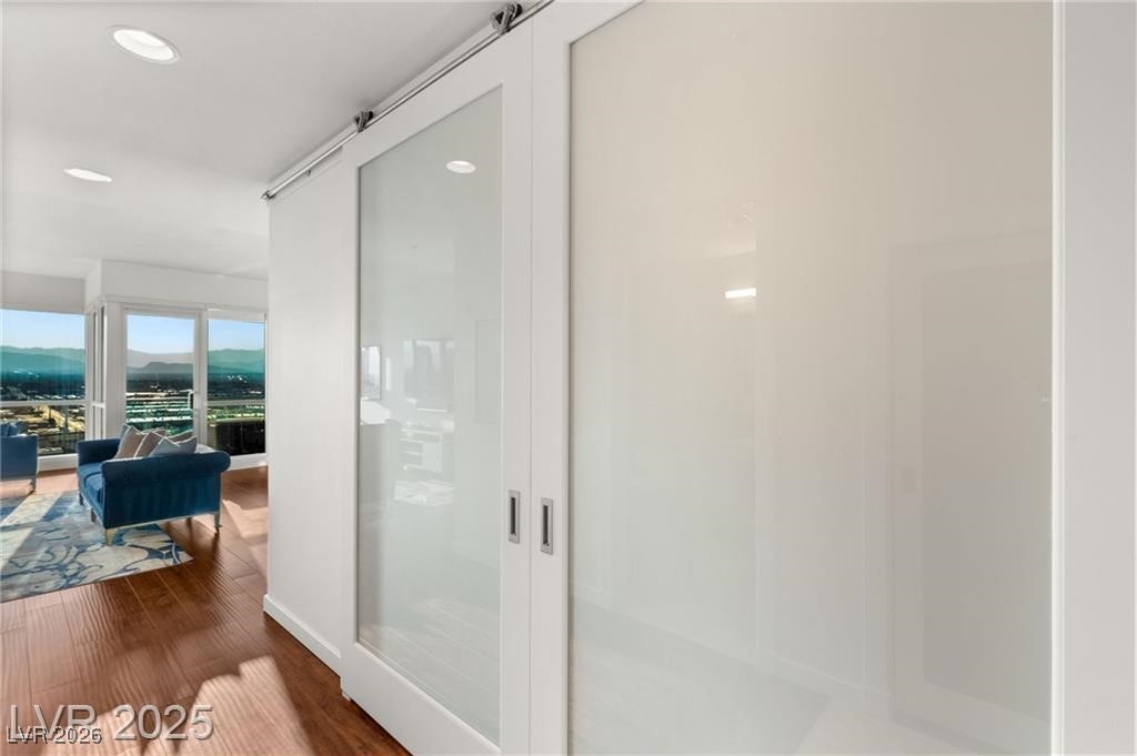 4525 Dean Martin Drive 1906