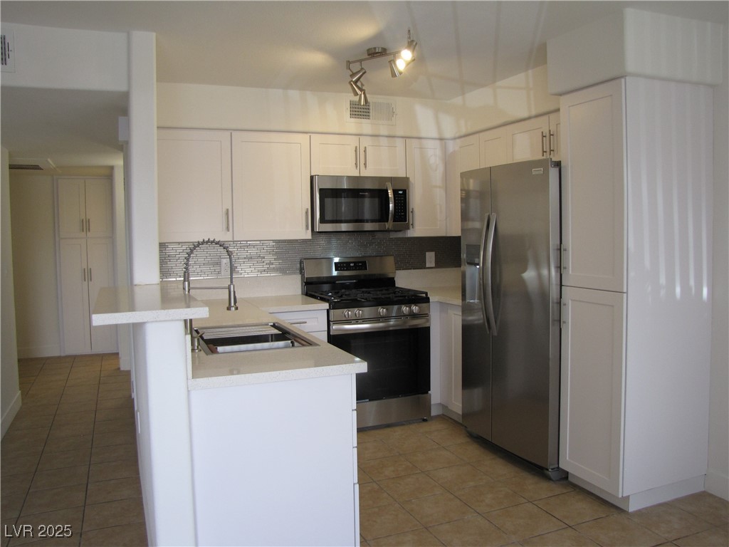 5241 Caspian Springs Drive #103, Las Vegas, Nevada image 8