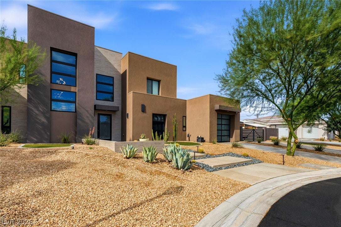 3740 Caesars Circle