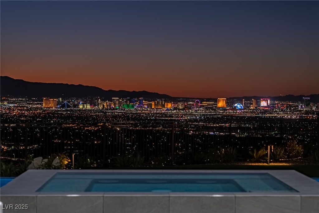 Photo of 25 Rockstream Drive, Henderson, NV 89012 (MLS # 2676323)