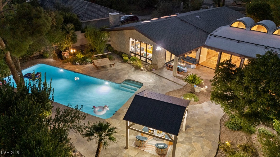 Properties 2 2009 Bannie Avenue