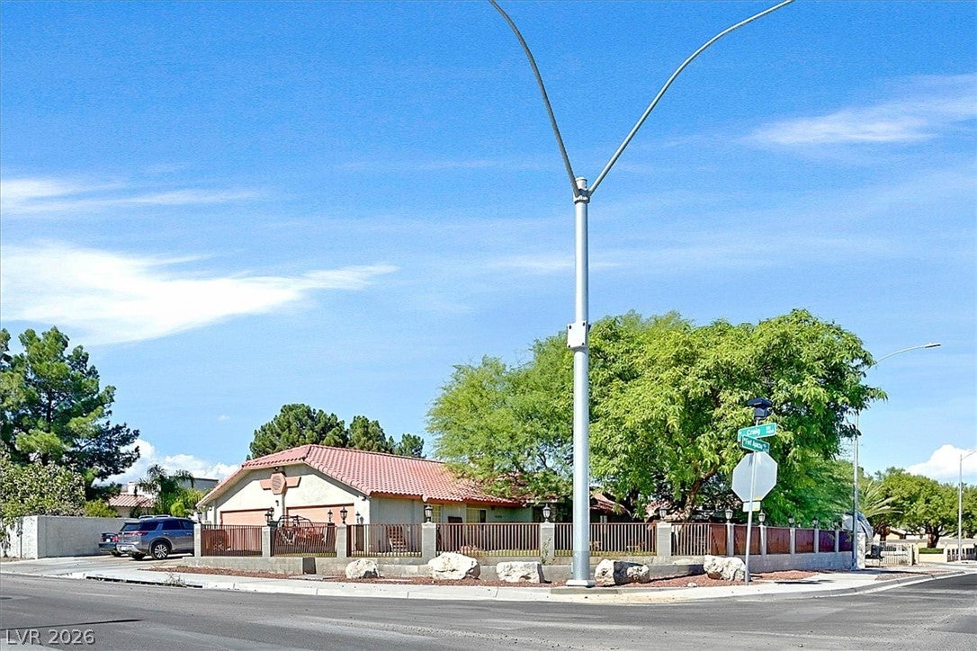 4415 N Fort Apache Road