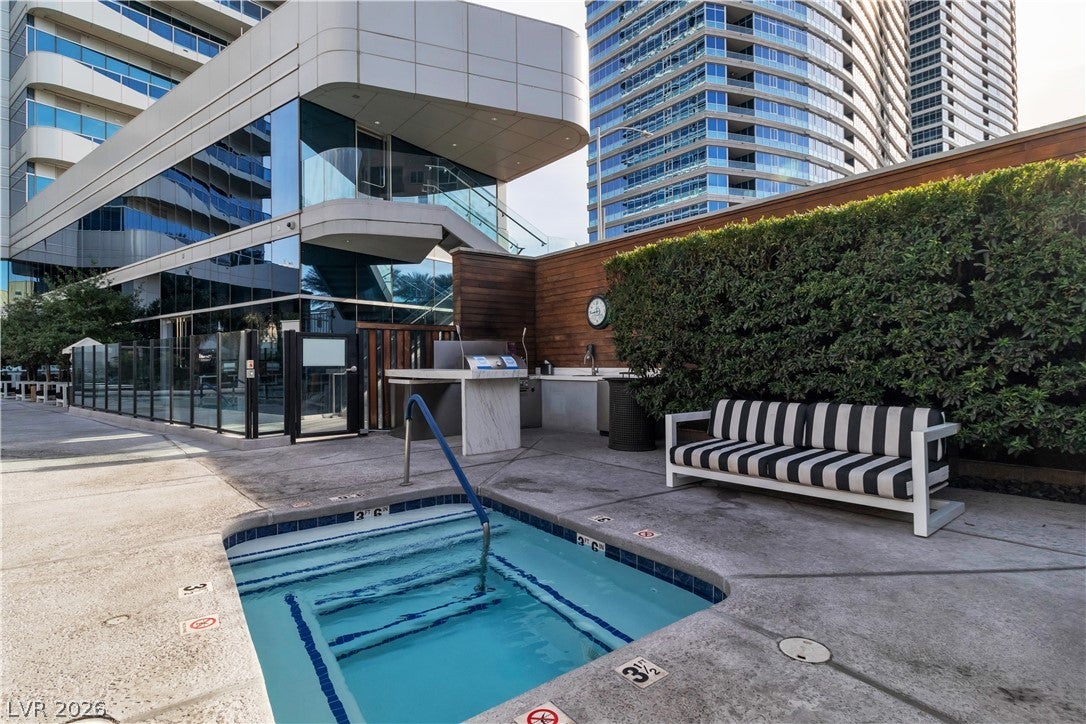 4471 Dean Martin Drive 606