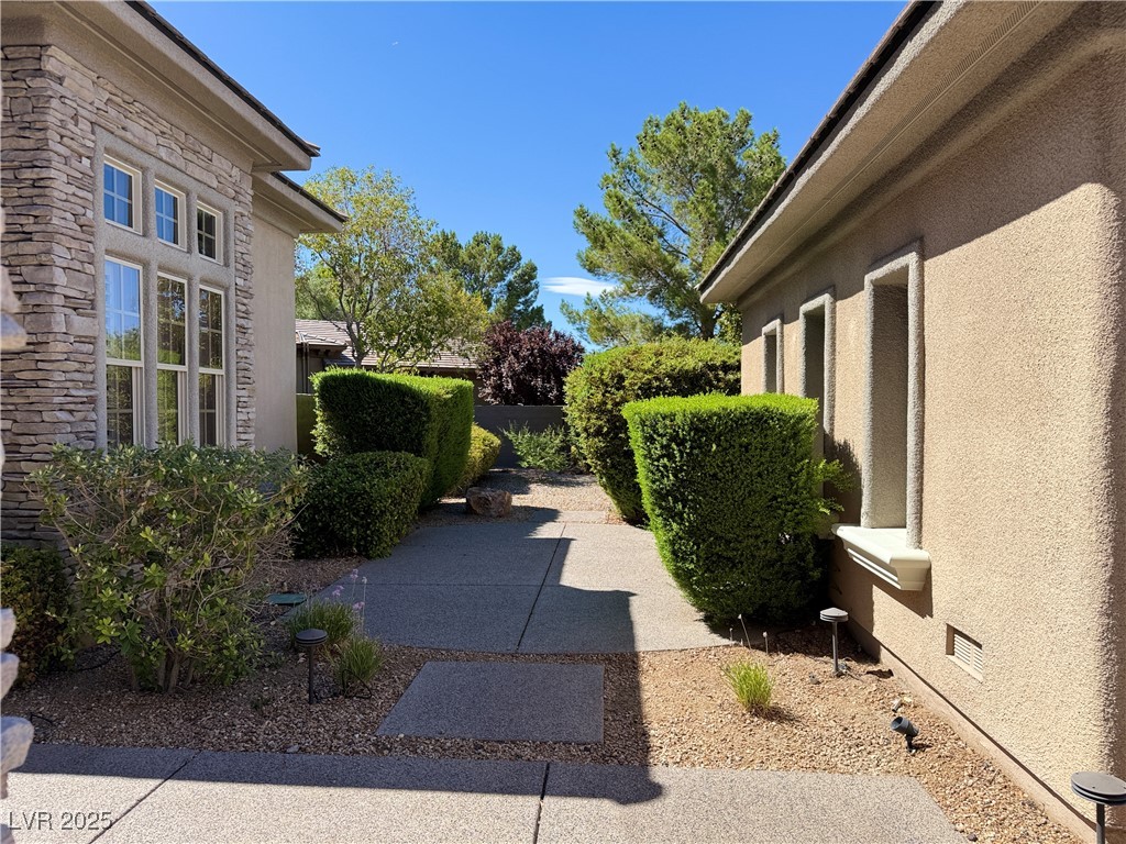 29 Desert Highlands Drive