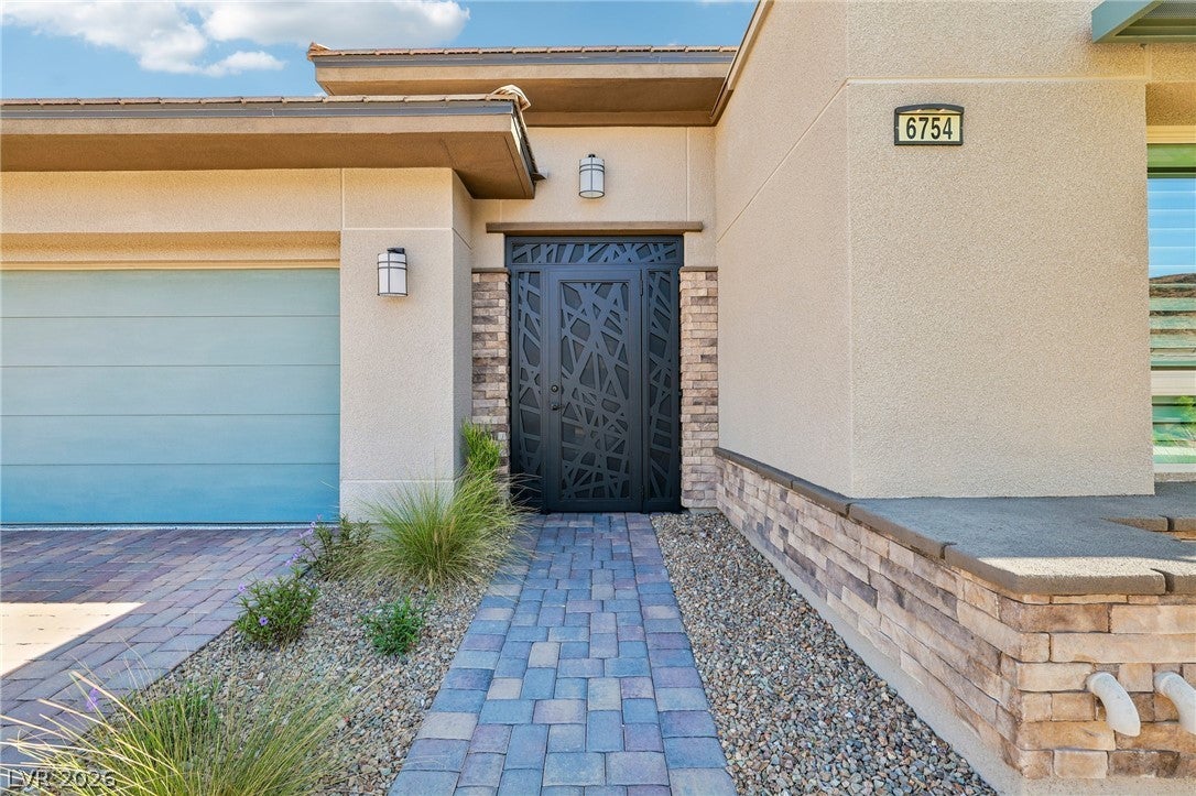 6754 Desert Crimson Street
