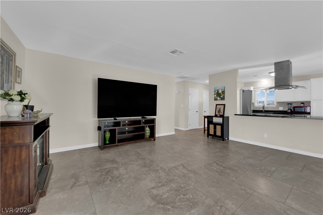 5280 Vicksburg Avenue