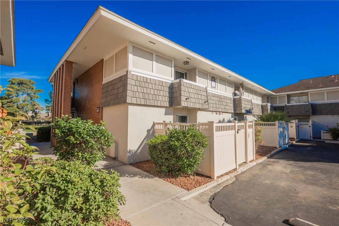 714 Oakmont Avenue 1109