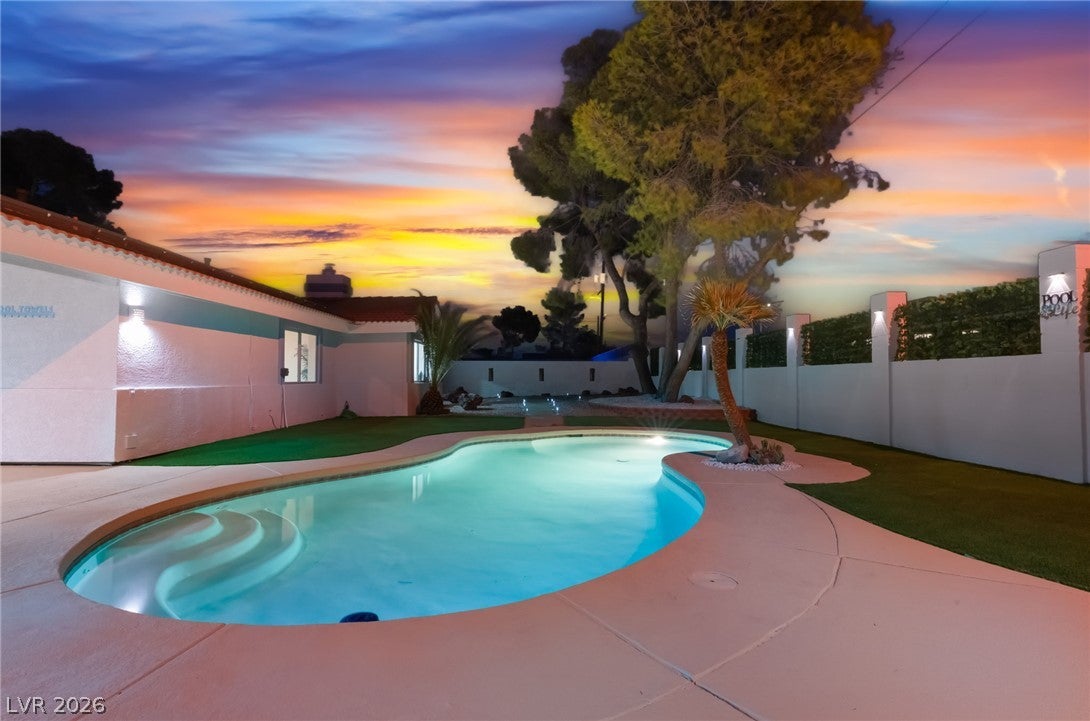 611 E Fairway Road