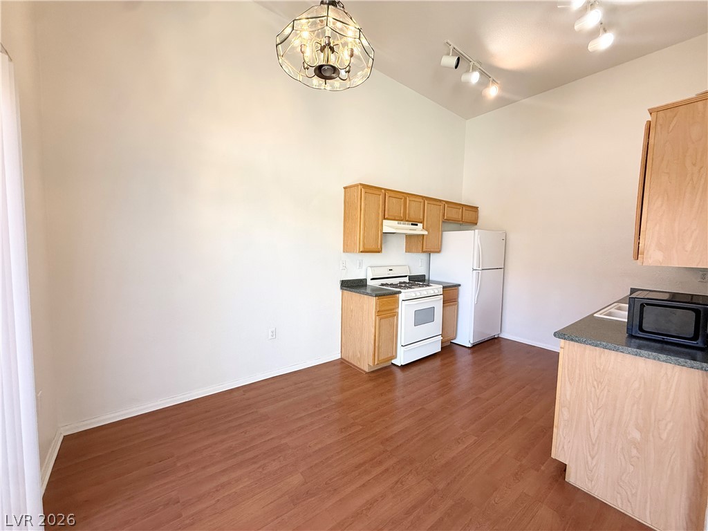 3320 Cactus Shadow Street 203