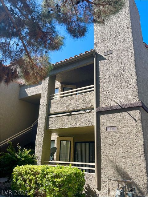 Condo For Rent - 5042 S Rainbow Boulevard #106<br/> Clark County, Las Vegas, NV 89118