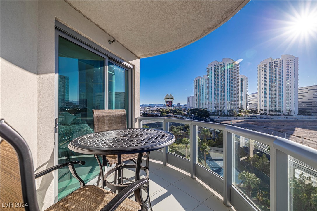 Las Vegas, Nevada 89109, United States, 2 Bedrooms Bedrooms, ,2 BathroomsBathrooms,Residential,Active,32604