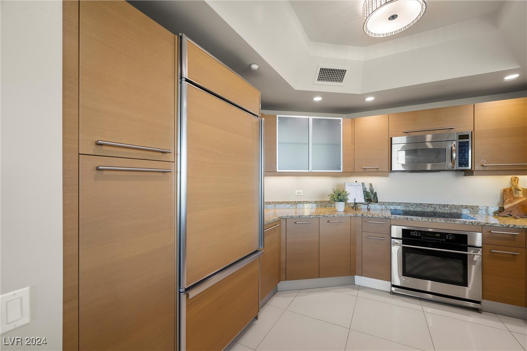 Las Vegas, Nevada 89109, United States, 2 Bedrooms Bedrooms, ,2 BathroomsBathrooms,Residential,Active,32604