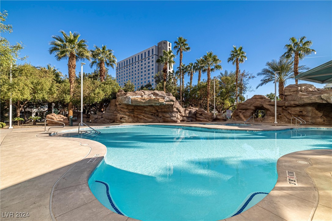 Las Vegas, Nevada 89109, United States, 2 Bedrooms Bedrooms, ,2 BathroomsBathrooms,Residential,Active,32604