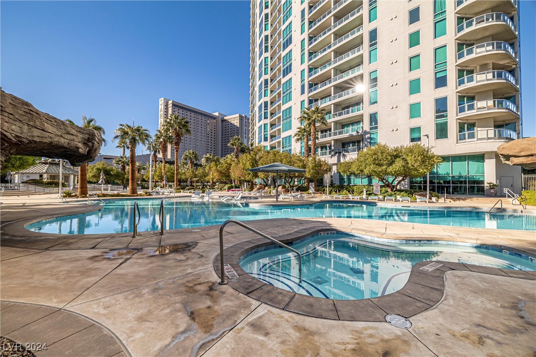 Las Vegas, Nevada 89109, United States, 2 Bedrooms Bedrooms, ,2 BathroomsBathrooms,Residential,Active,32604