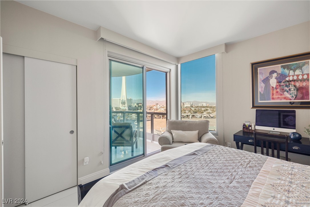 Las Vegas, Nevada 89109, United States, 2 Bedrooms Bedrooms, ,2 BathroomsBathrooms,Residential,Active,32604