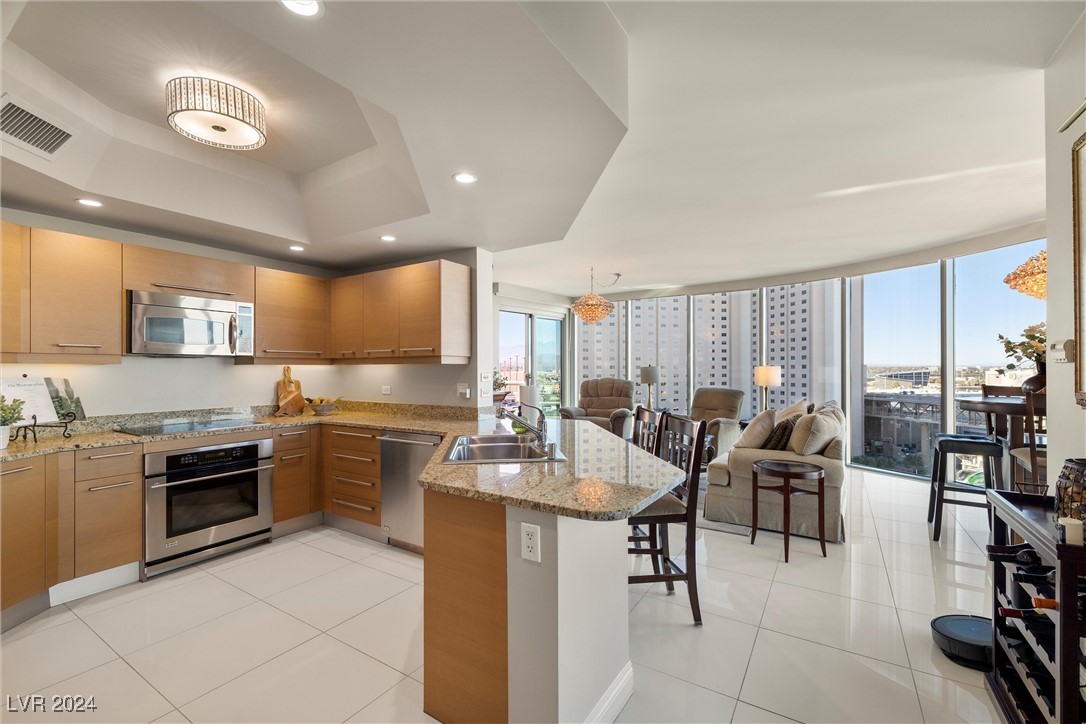 Las Vegas, Nevada 89109, United States, 2 Bedrooms Bedrooms, ,2 BathroomsBathrooms,Residential,Active,32604