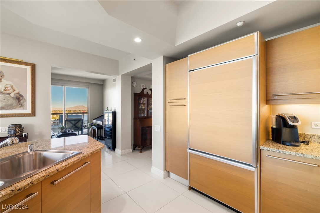 Las Vegas, Nevada 89109, United States, 2 Bedrooms Bedrooms, ,2 BathroomsBathrooms,Residential,Active,32604