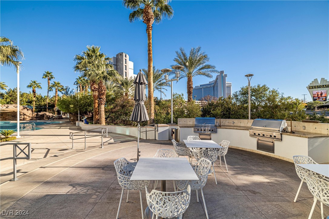 Las Vegas, Nevada 89109, United States, 2 Bedrooms Bedrooms, ,2 BathroomsBathrooms,Residential,Active,32604