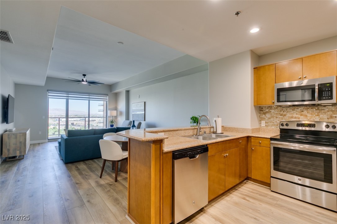 8255 Las Vegas S Boulevard 1414