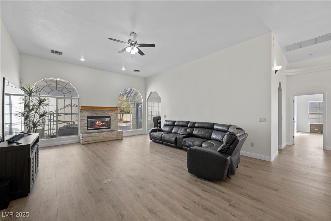 Las Vegas, Nevada 89120, United States, 5 Bedrooms Bedrooms, ,2 BathroomsBathrooms,Residential,Active,96227