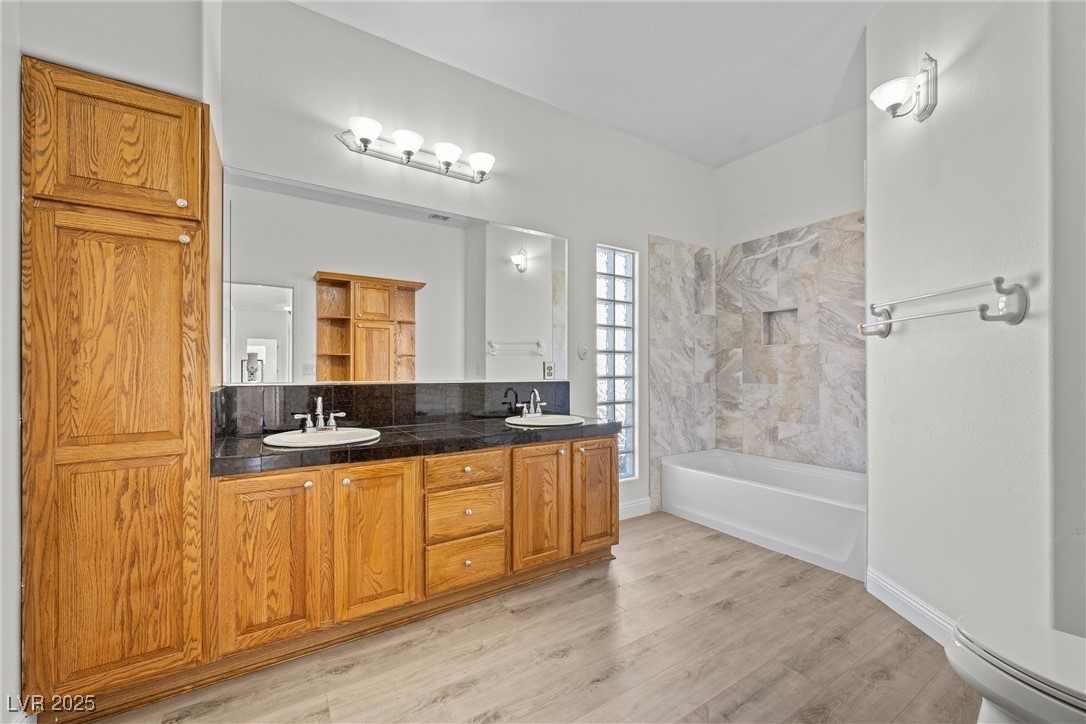 Las Vegas, Nevada 89120, United States, 5 Bedrooms Bedrooms, ,2 BathroomsBathrooms,Residential,Active,96227