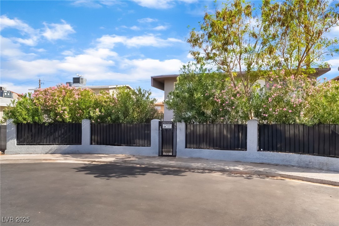493 McKellar Circle