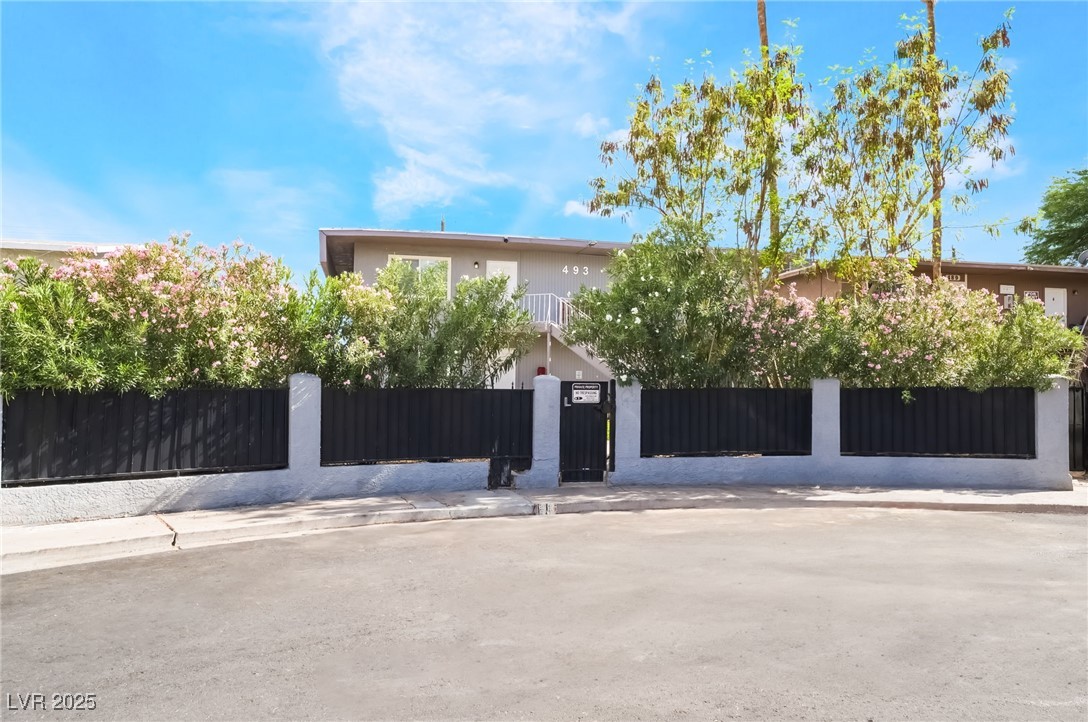 493 McKellar Circle