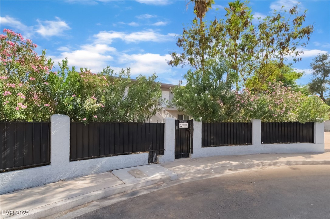 493 McKellar Circle