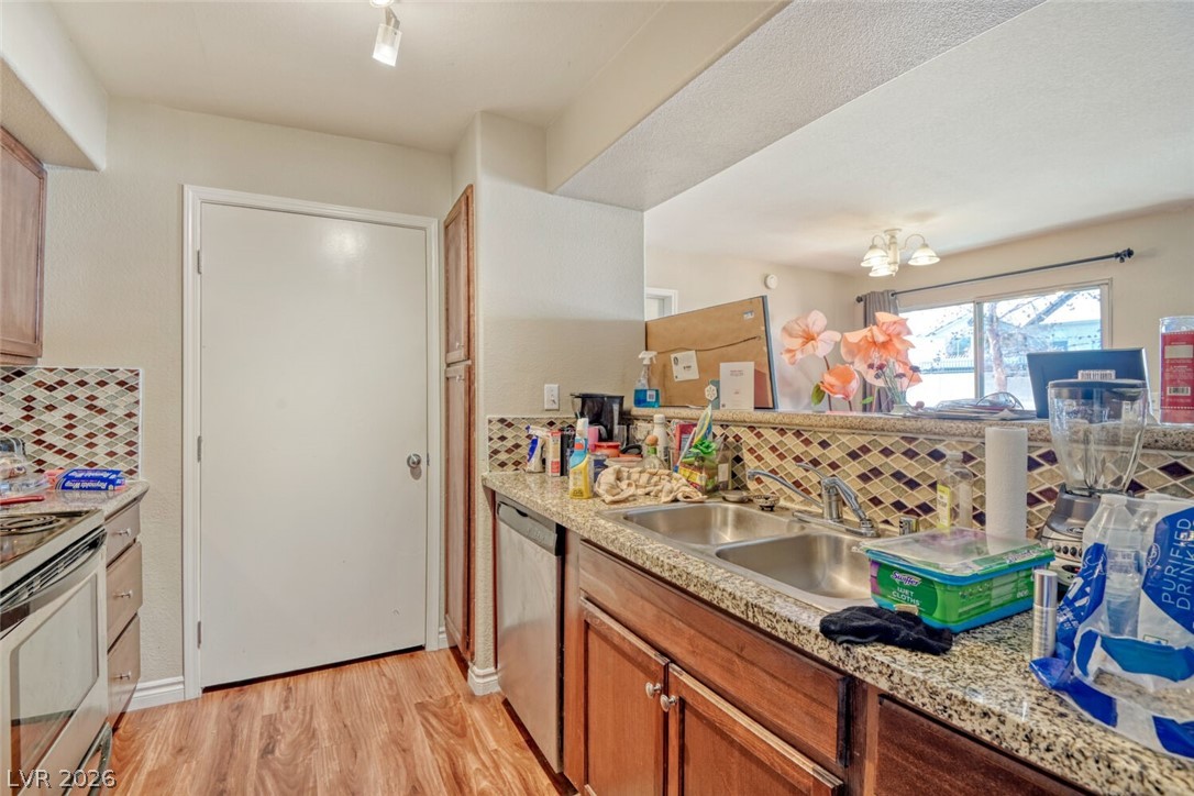 555 E Silverado Ranch Boulevard 1094