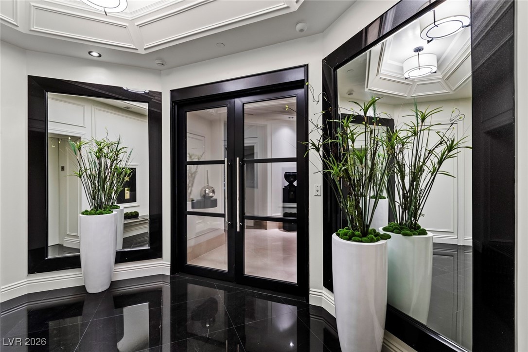 2747 Paradise Road 3404