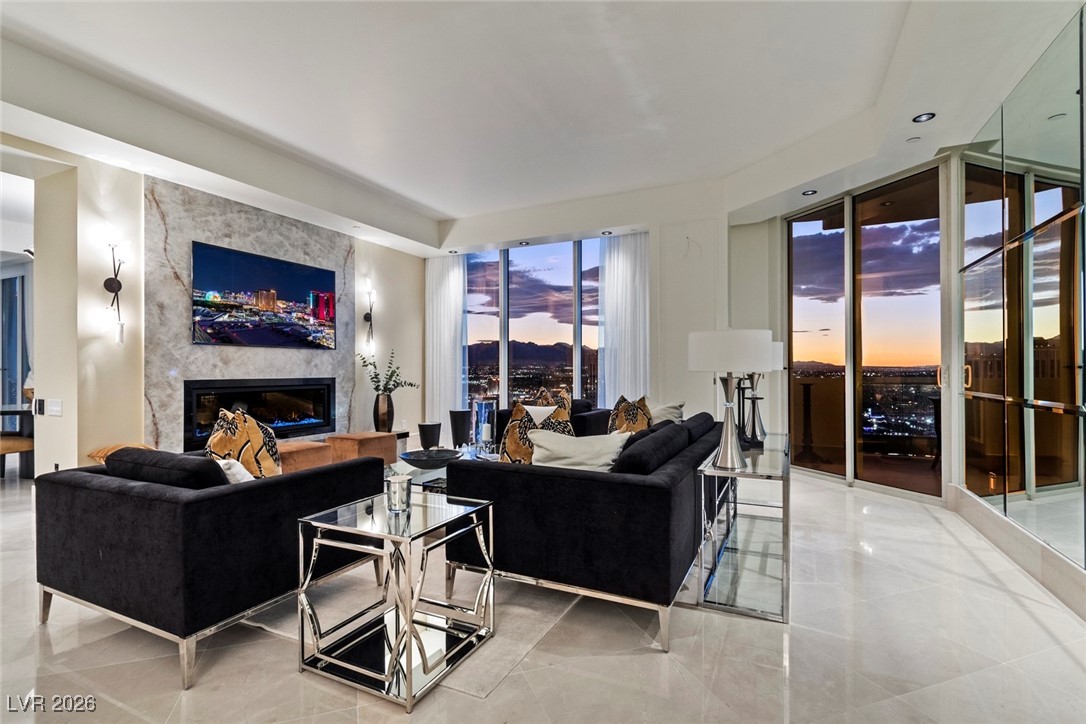 2747 Paradise Road 3404