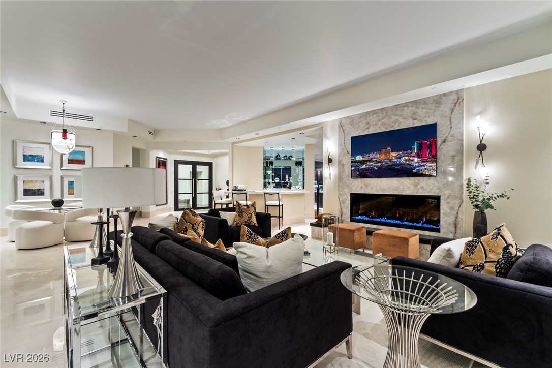 2747 Paradise Road 3404