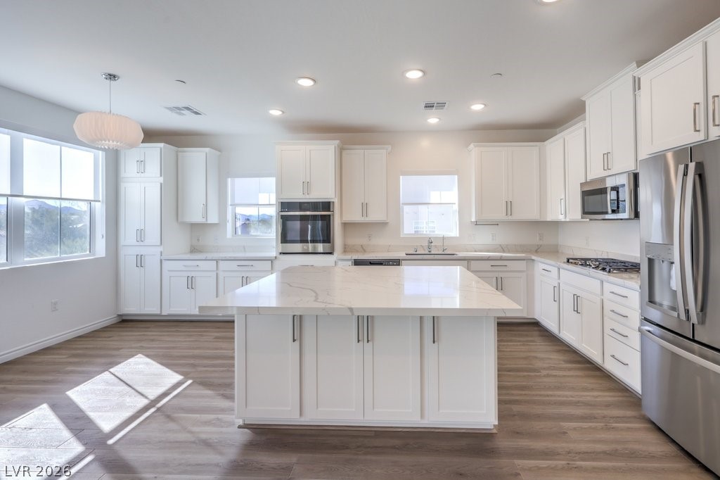 2555 Hampton Road 8202