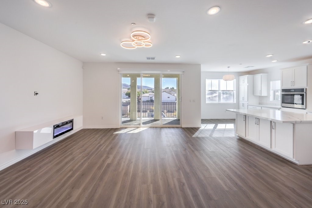 2555 Hampton Road 8202