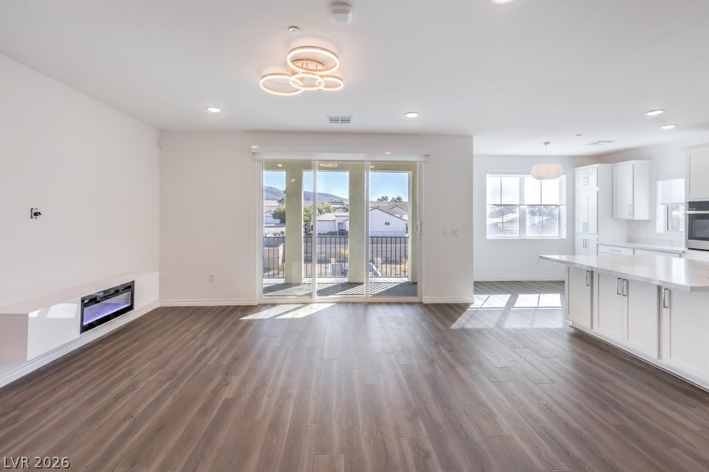 2555 Hampton Road 8202