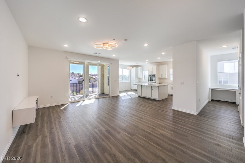 2555 Hampton Road 8202