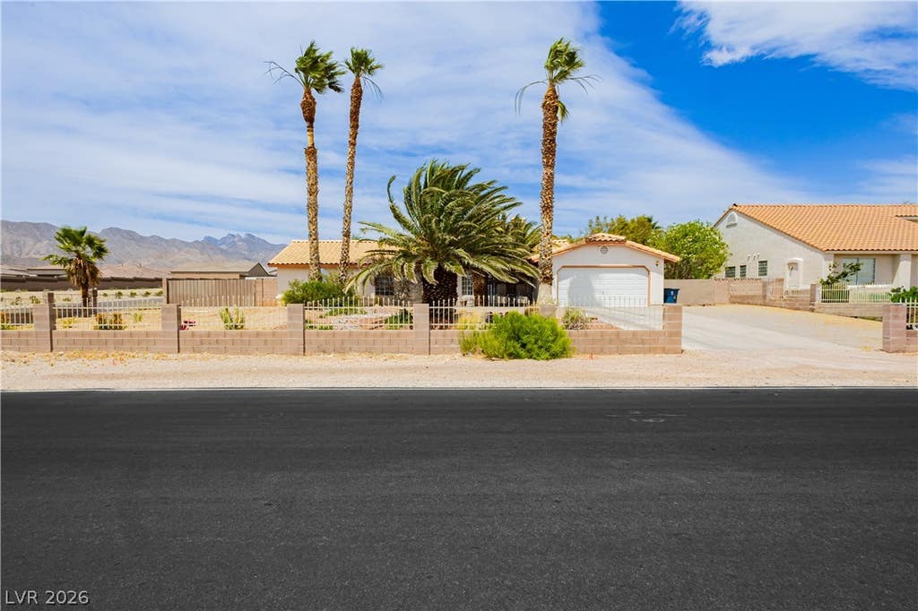 Photo of 5525 N Tee Pee Lane, Las Vegas, NV 89149 (MLS # 2786217)