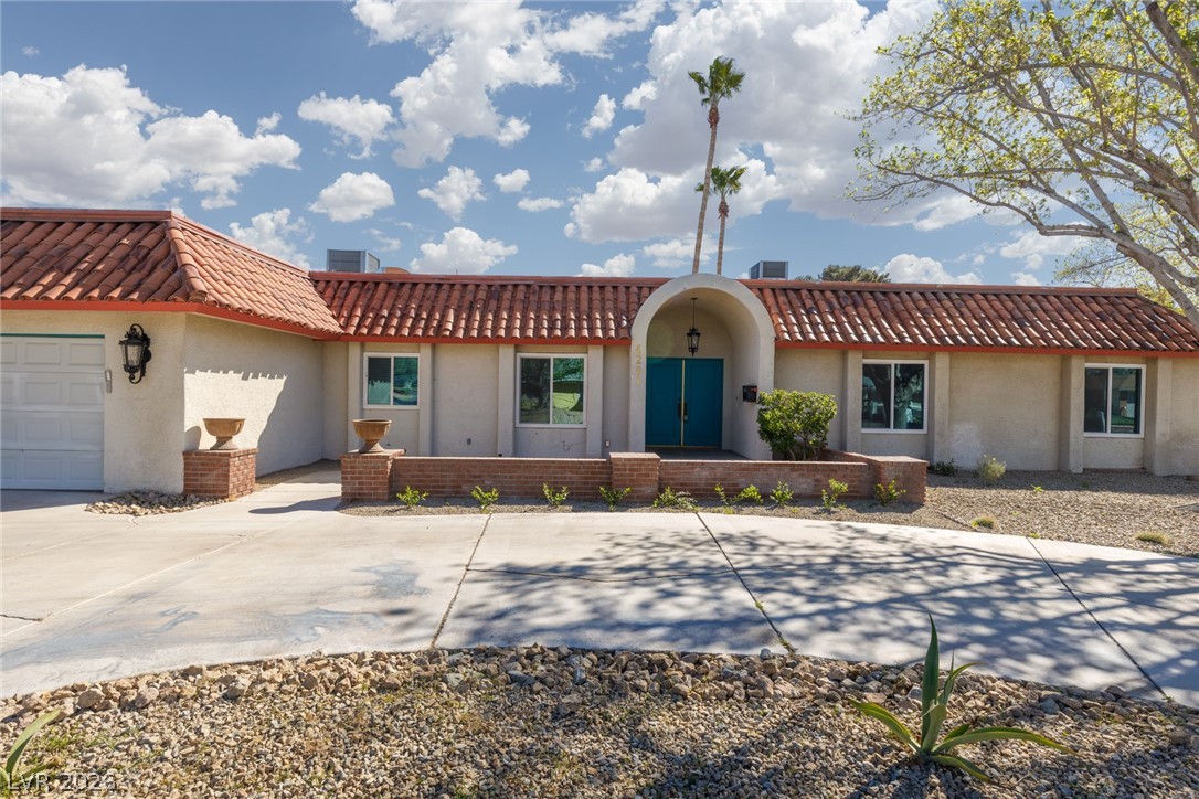 4201 Greenhill Drive