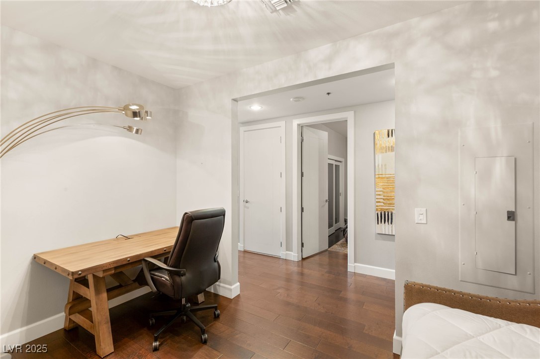 Las Vegas, Nevada 89103, United States, 2 Bedrooms Bedrooms, ,2 BathroomsBathrooms,Residential,Active,228530