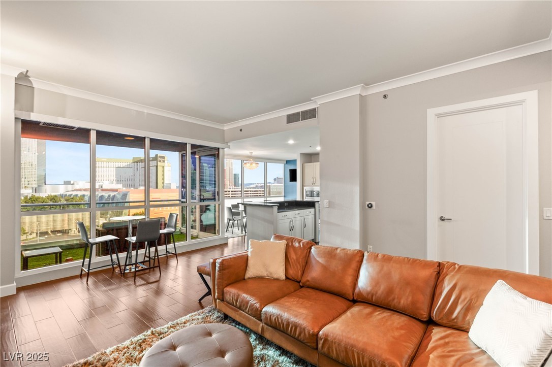 Las Vegas, Nevada 89103, United States, 2 Bedrooms Bedrooms, ,2 BathroomsBathrooms,Residential,Active,228530