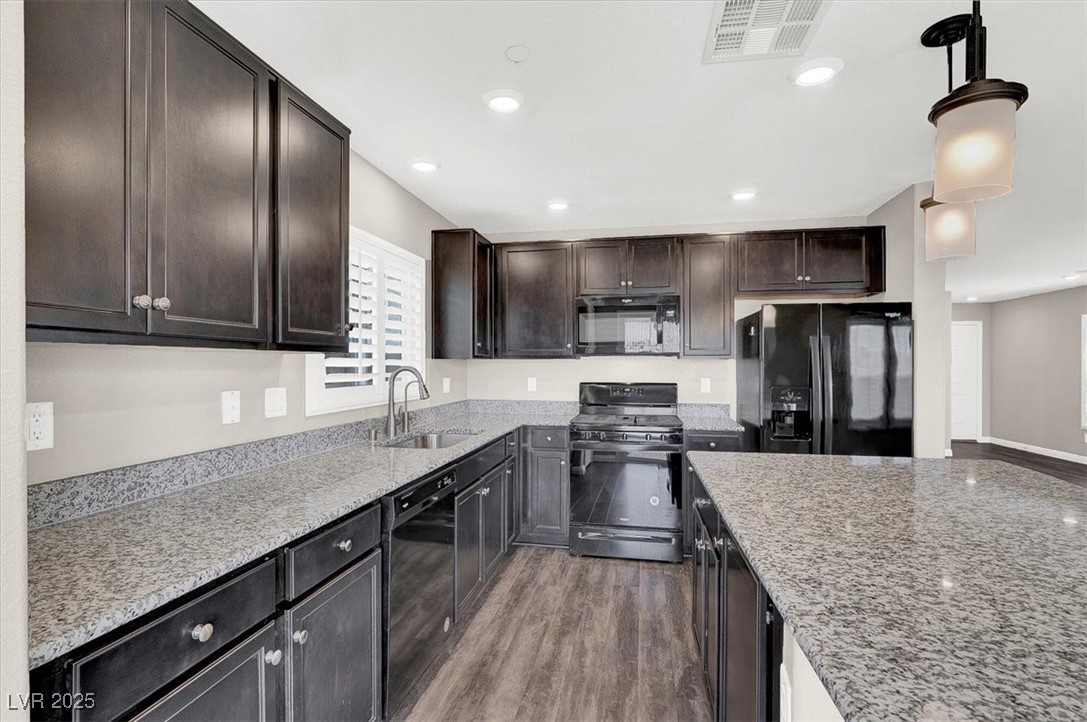 Henderson, Nevada 89044, United States, 5 Bedrooms Bedrooms, ,3 BathroomsBathrooms,Residential,Pending,190136