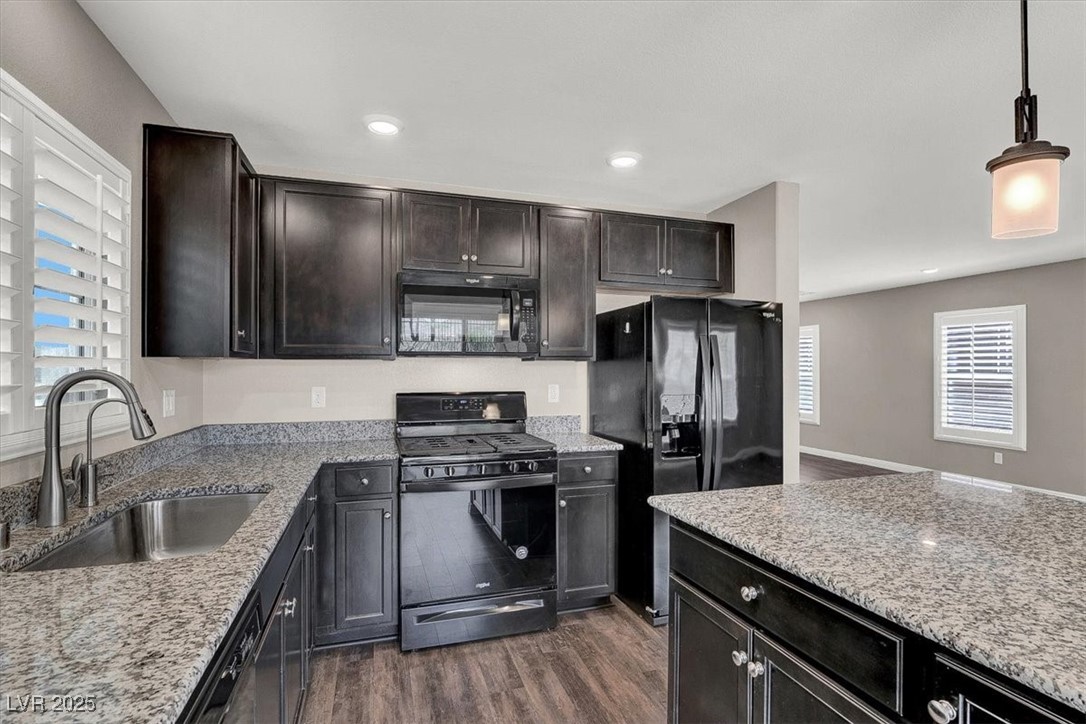 Henderson, Nevada 89044, United States, 5 Bedrooms Bedrooms, ,3 BathroomsBathrooms,Residential,Pending,190136