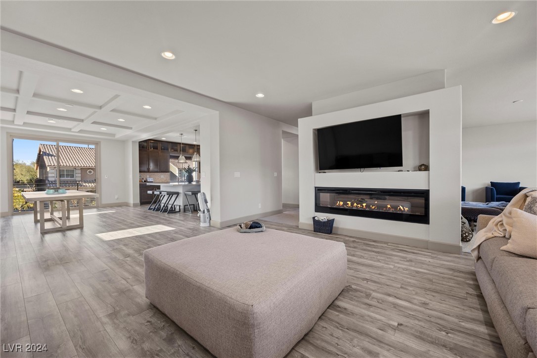 Las Vegas, Nevada 89141, United States, 5 Bedrooms Bedrooms, ,4 BathroomsBathrooms,Residential,Pending,27003