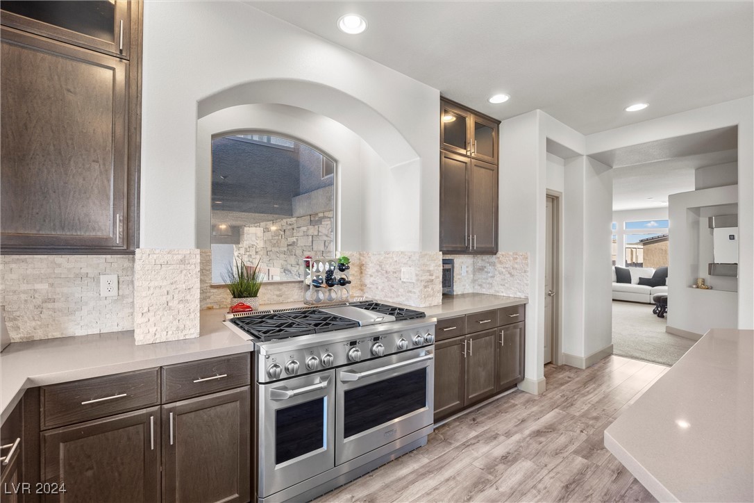 Las Vegas, Nevada 89141, United States, 5 Bedrooms Bedrooms, ,4 BathroomsBathrooms,Residential,Pending,27003