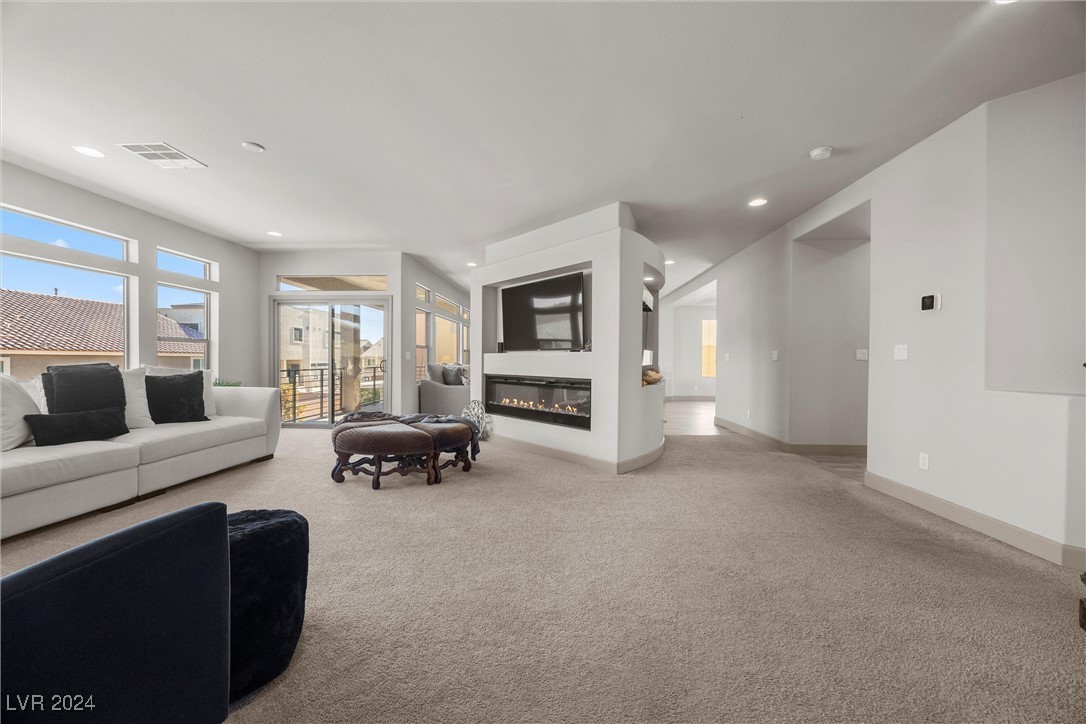 Las Vegas, Nevada 89141, United States, 5 Bedrooms Bedrooms, ,4 BathroomsBathrooms,Residential,Pending,27003