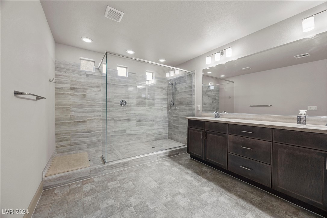 Las Vegas, Nevada 89141, United States, 5 Bedrooms Bedrooms, ,4 BathroomsBathrooms,Residential,Pending,27003