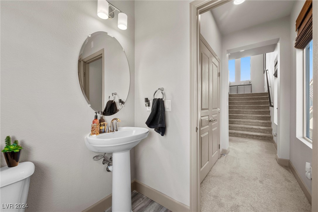 Las Vegas, Nevada 89141, United States, 5 Bedrooms Bedrooms, ,4 BathroomsBathrooms,Residential,Pending,27003